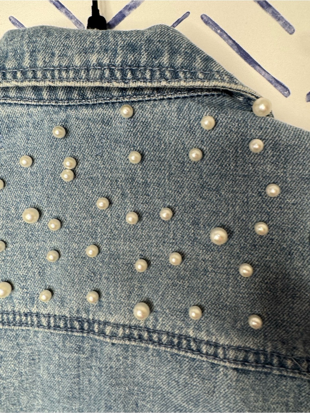Miami Pearl Embellished Denim Jacket Light wash size medium - Picture 2 of 6